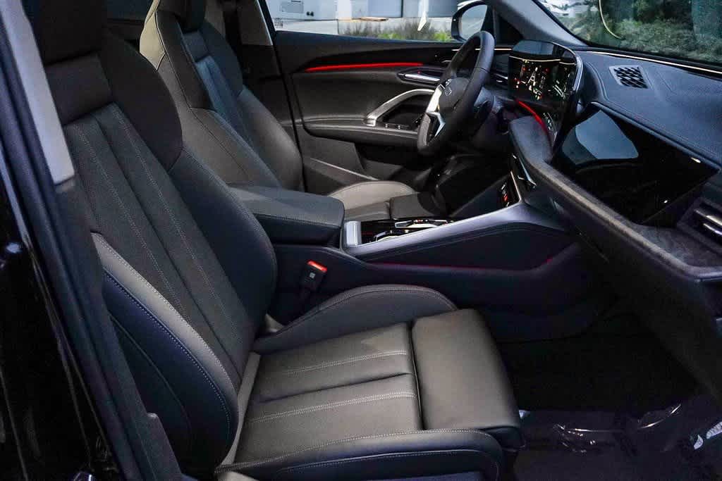 Thumbnail: 2025 Audi Q5 - 19