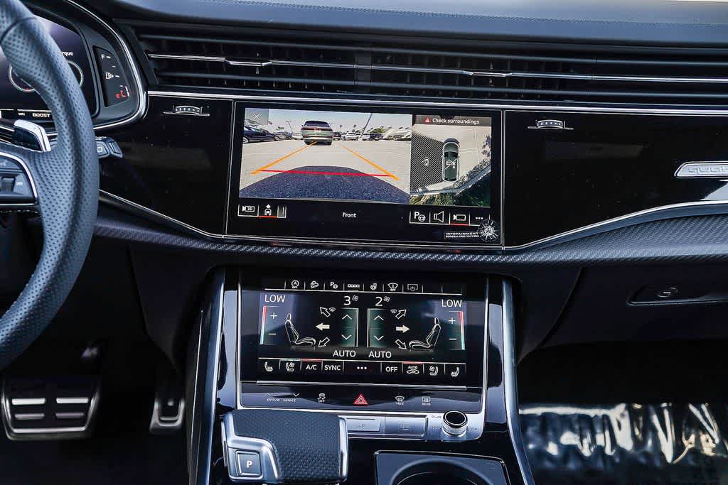 Thumbnail: 2026 Audi RS Q8 - 13