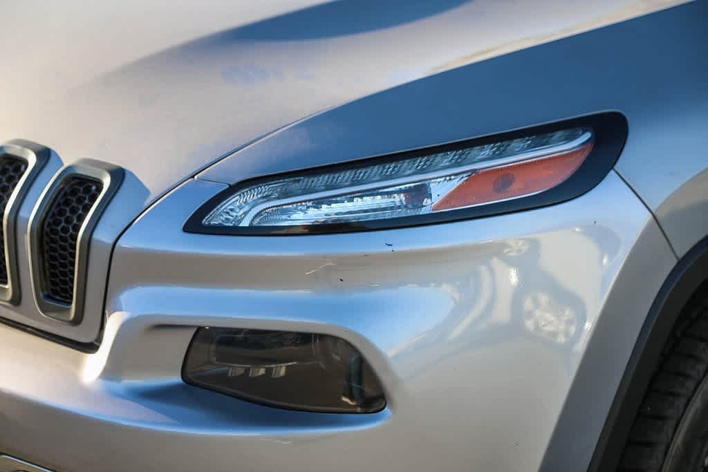 Thumbnail: 2018 Jeep Cherokee - 7