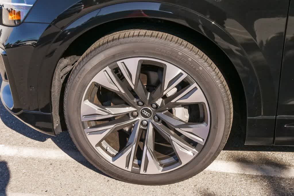 Thumbnail: 2026 Audi Q8 - 5