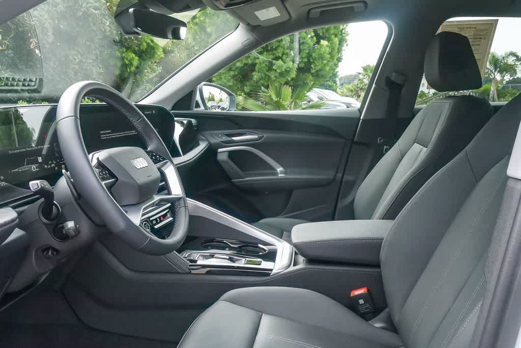 Thumbnail: 2025 Audi Q5 - 17