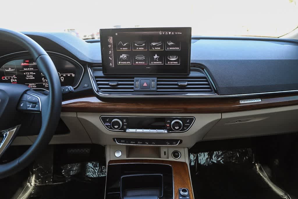 Thumbnail: 2022 Audi Q5 - 12