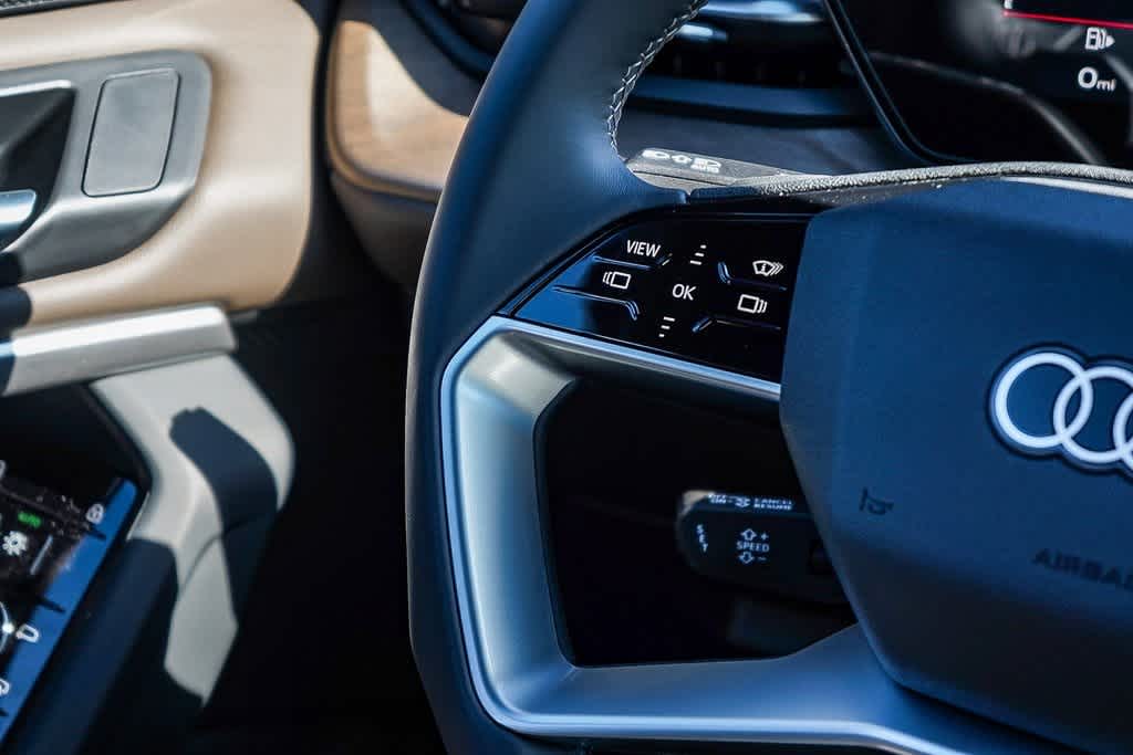 Thumbnail: 2025 Audi Q5 - 16