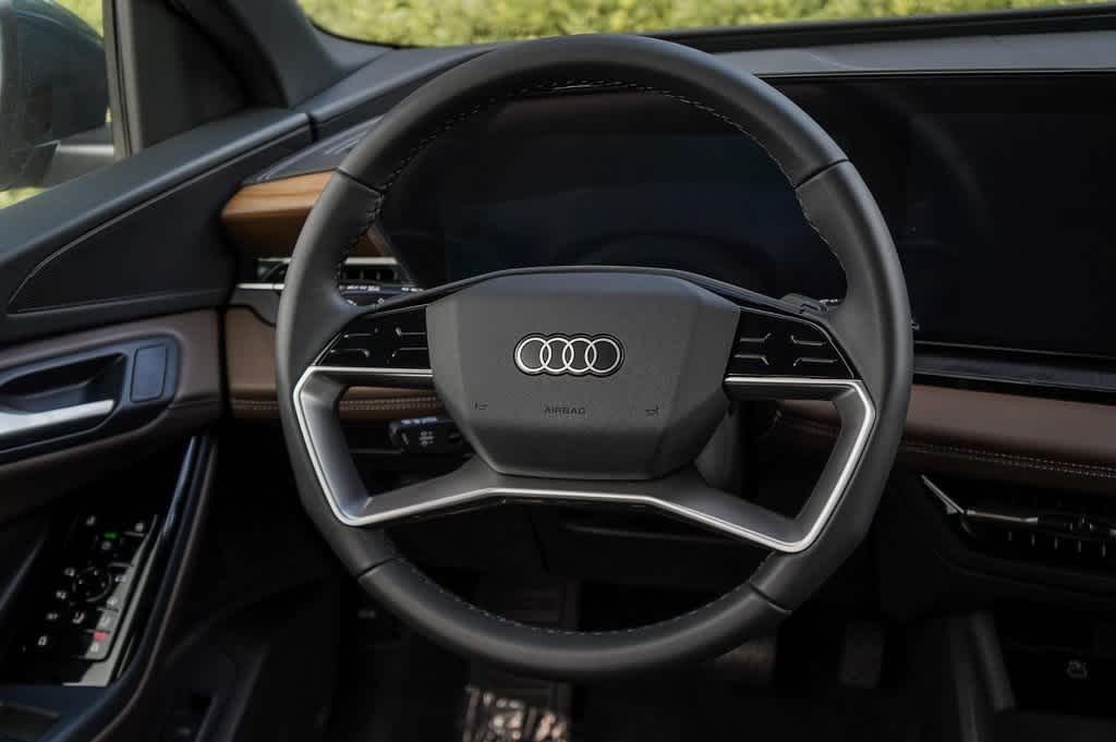 Thumbnail: 2025 Audi Q6 e-tron - 15