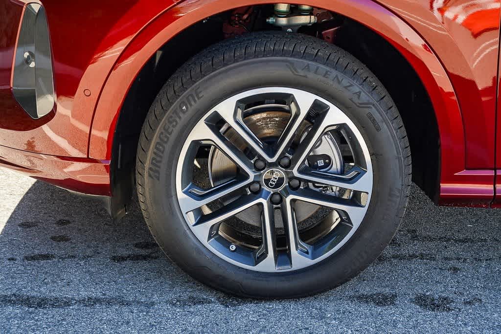 Thumbnail: 2025 Audi Q5 - 10