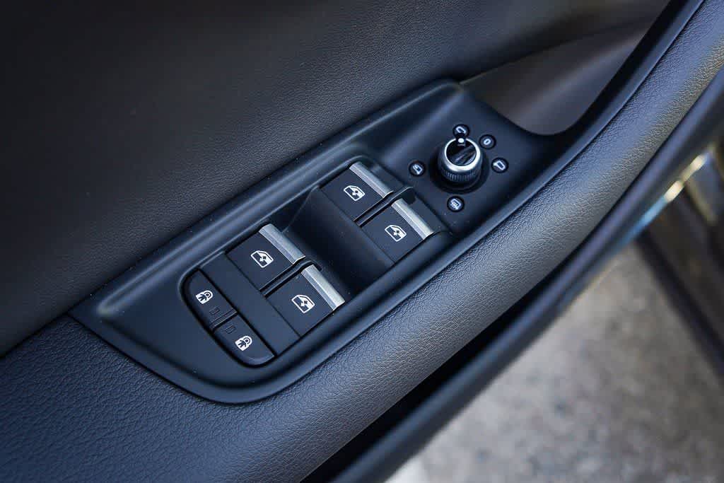 Thumbnail: 2026 Audi Q7 - 23