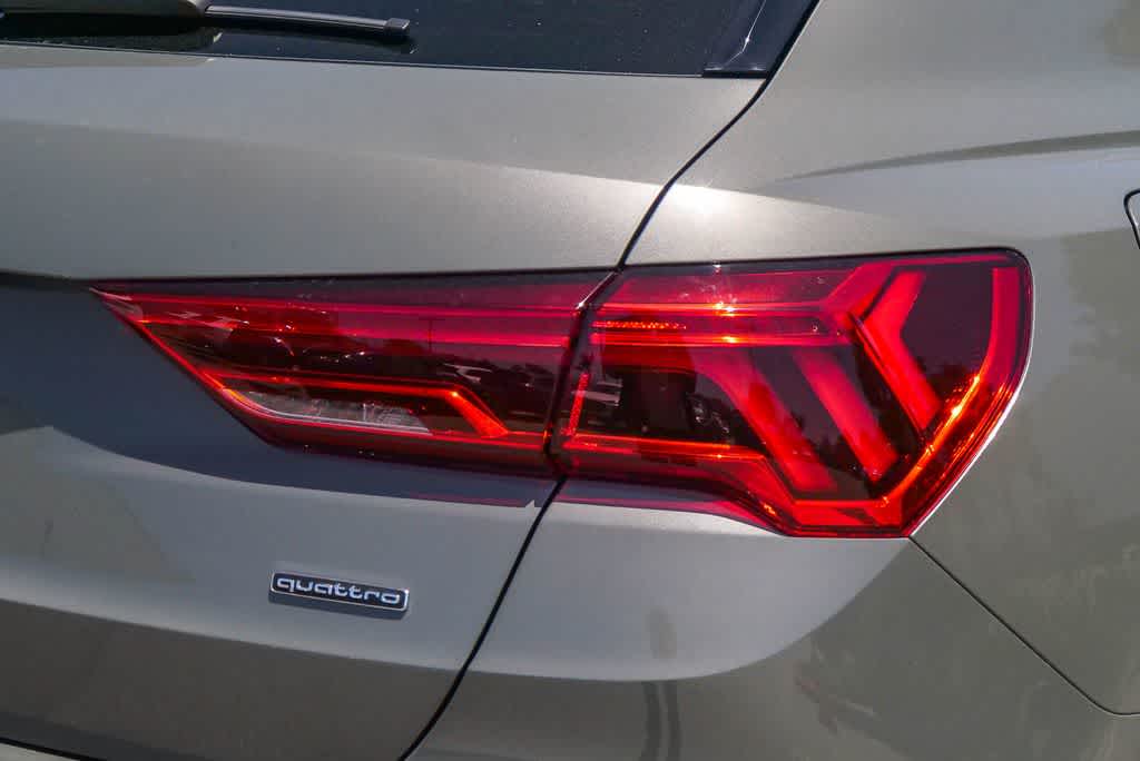 Thumbnail: 2023 Audi Q3 - 11
