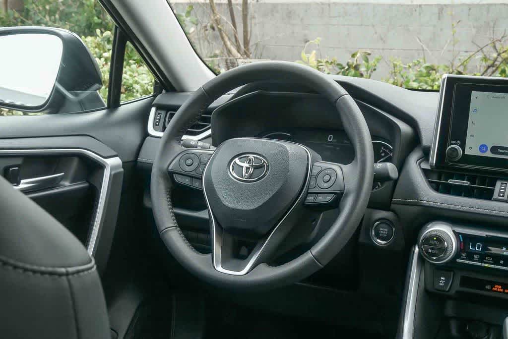 Thumbnail: 2025 Toyota RAV4 - 15