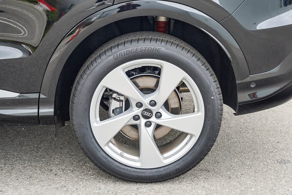 Thumbnail: 2025 Audi Q5 - 11