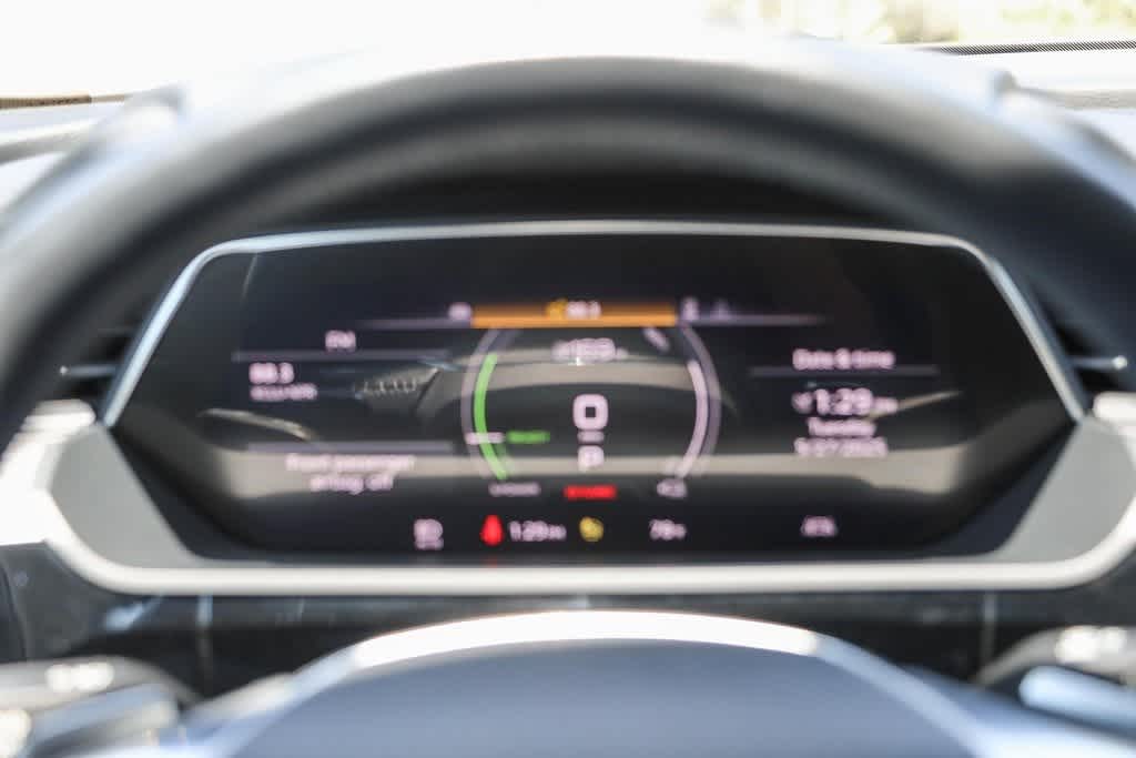 Thumbnail: 2022 Audi e-tron - 21