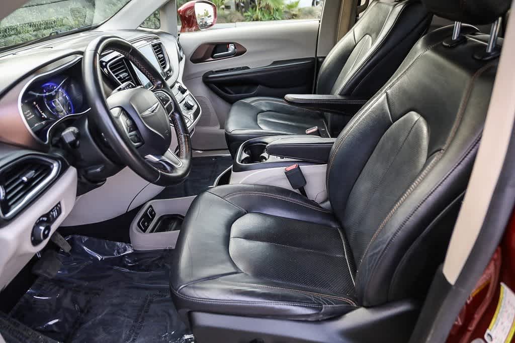 Thumbnail: 2019 Chrysler Pacifica - 16