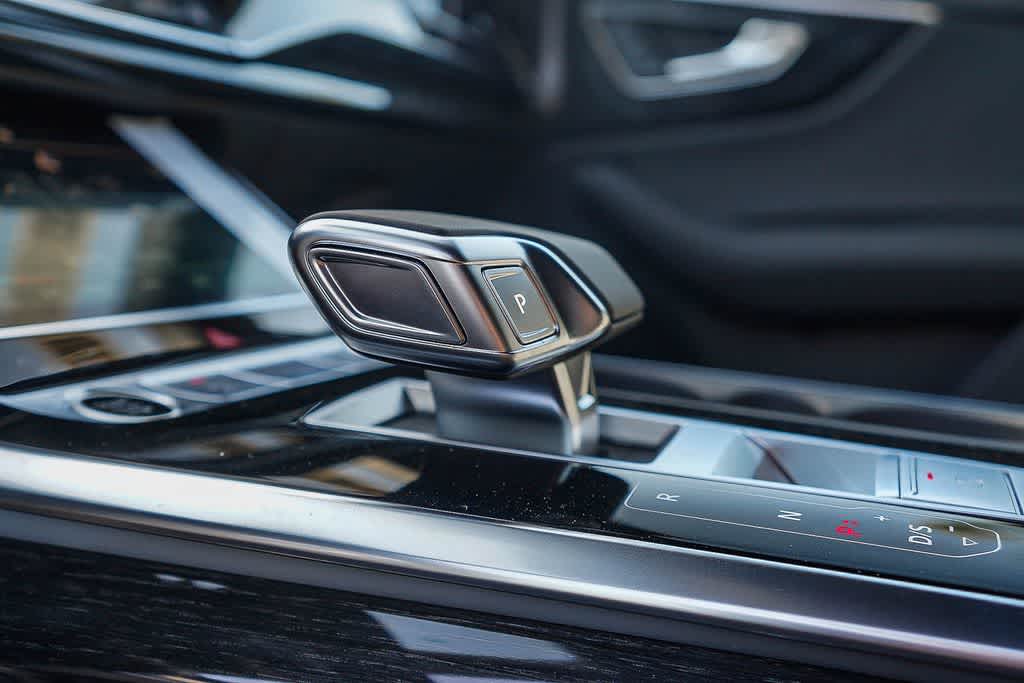 Thumbnail: 2026 Audi Q8 - 23