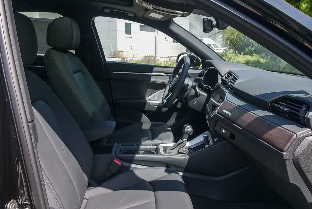 Thumbnail: 2025 Audi Q3 - 18