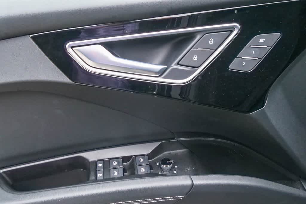 Thumbnail: 2023 Audi Q4 e-tron - 19