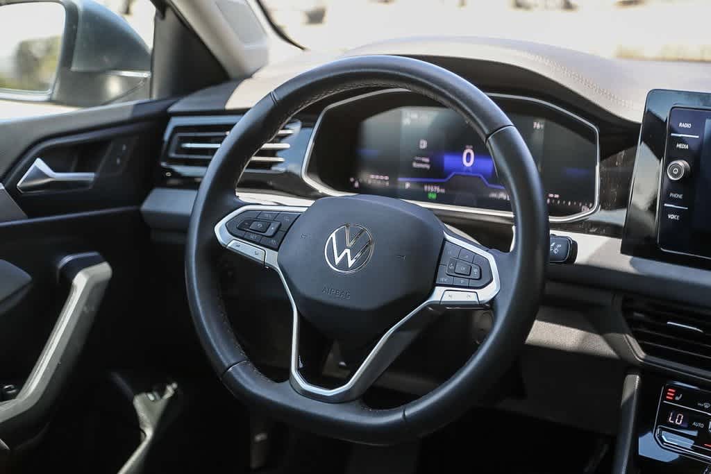 Thumbnail: 2025 Volkswagen Jetta - 14