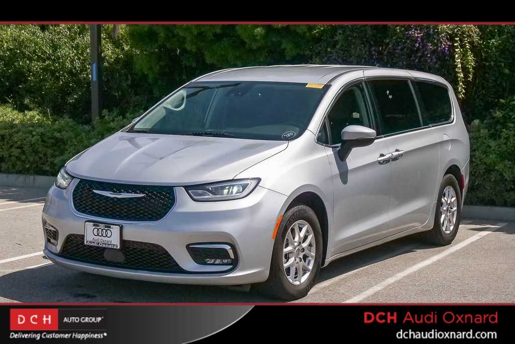 Thumbnail: 2023 Chrysler Pacifica - 1