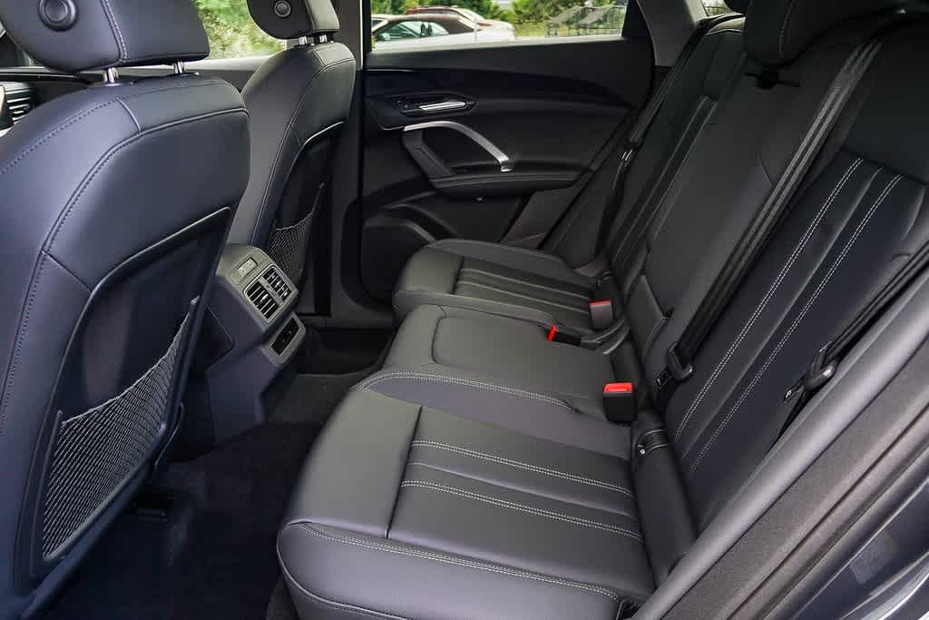 Thumbnail: 2025 Audi Q5 - 20