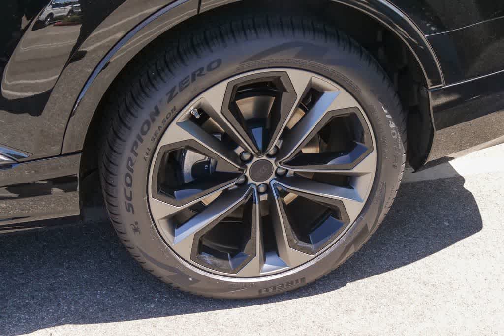 Thumbnail: 2026 Audi Q7 - 6