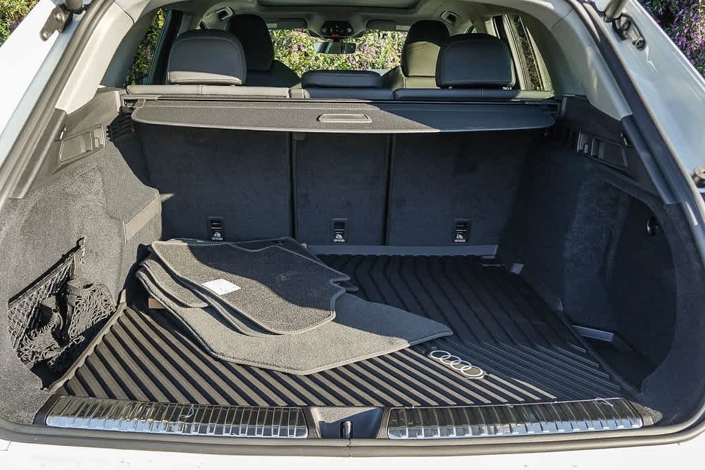 Thumbnail: 2025 Audi Q5 - 29