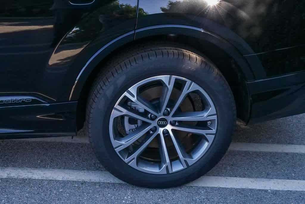 Thumbnail: 2026 Audi Q7 - 6