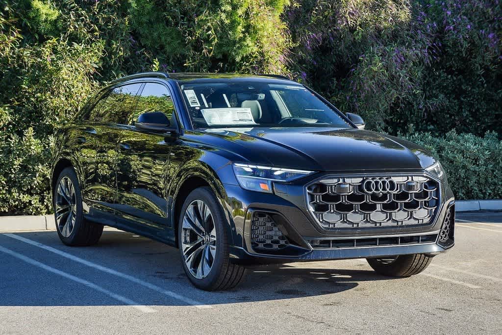 Thumbnail: 2026 Audi Q8 - 3
