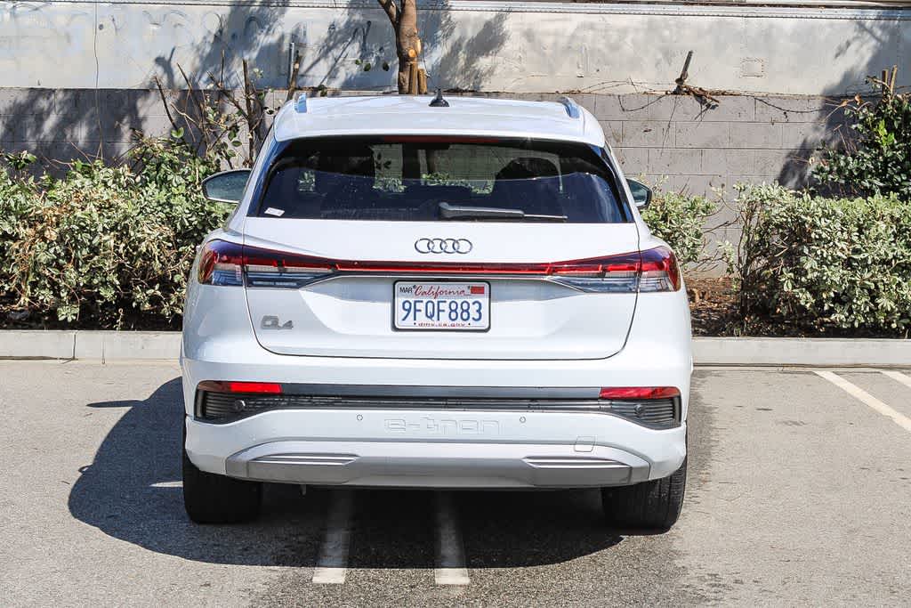 Thumbnail: 2023 Audi Q4 e-tron - 9