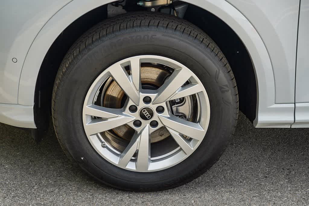 Thumbnail: 2025 Audi Q5 - 10