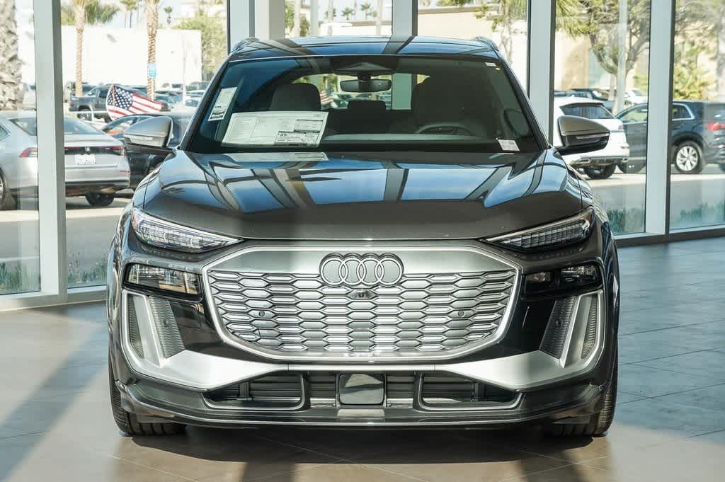Thumbnail: 2025 Audi SQ6 e-tron - 2