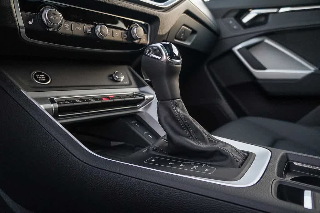 Thumbnail: 2025 Audi Q3 - 25