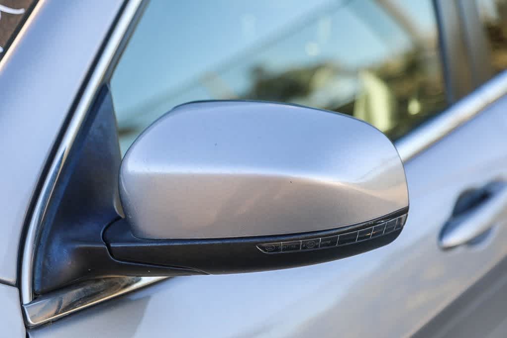 Thumbnail: 2018 Jeep Cherokee - 17