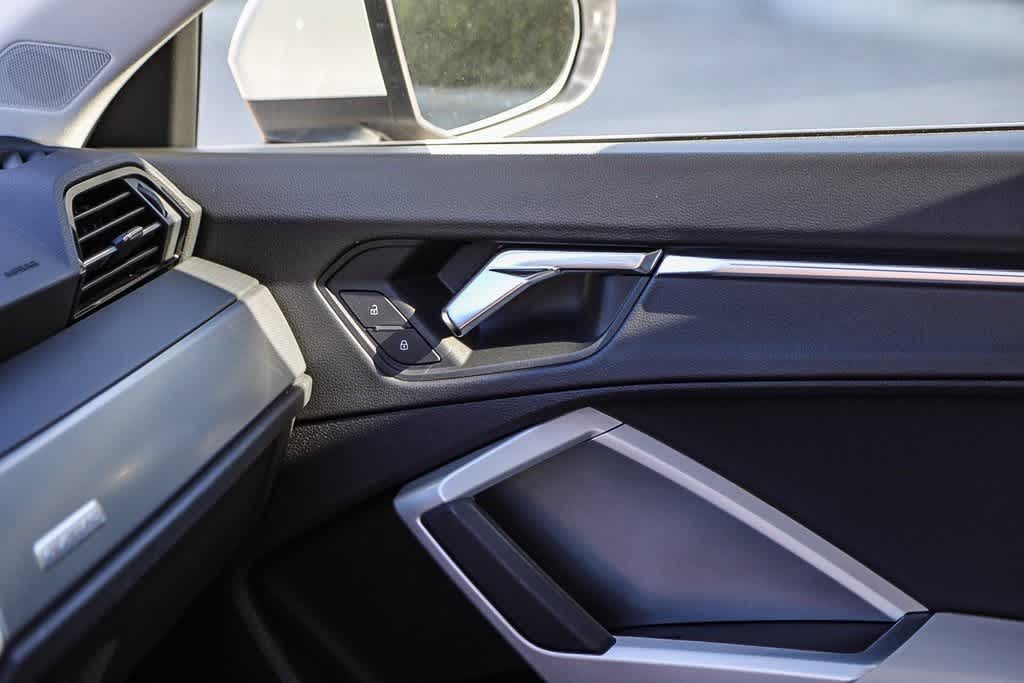 Thumbnail: 2022 Audi Q3 - 20