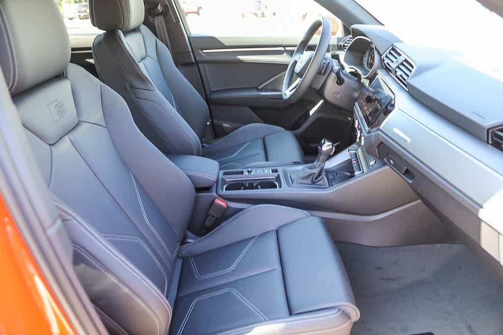 Thumbnail: 2025 Audi Q3 - 15