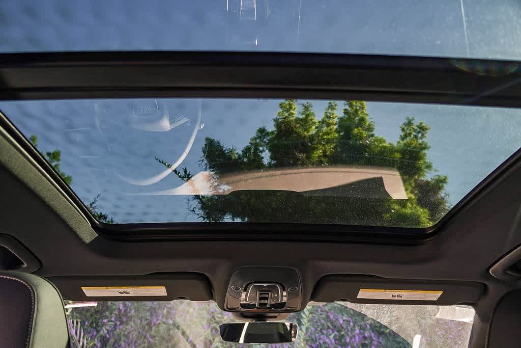 Thumbnail: 2026 Audi Q8 - 18