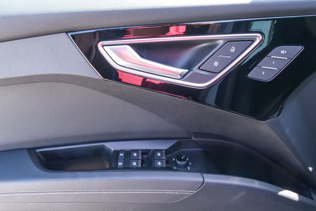 Thumbnail: 2023 Audi Q4 e-tron - 16