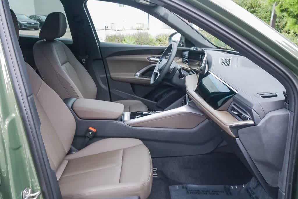 Thumbnail: 2025 Audi Q5 - 16