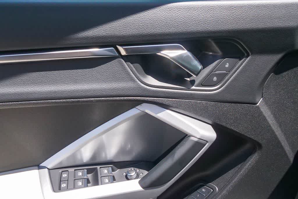 Thumbnail: 2023 Audi Q3 - 20