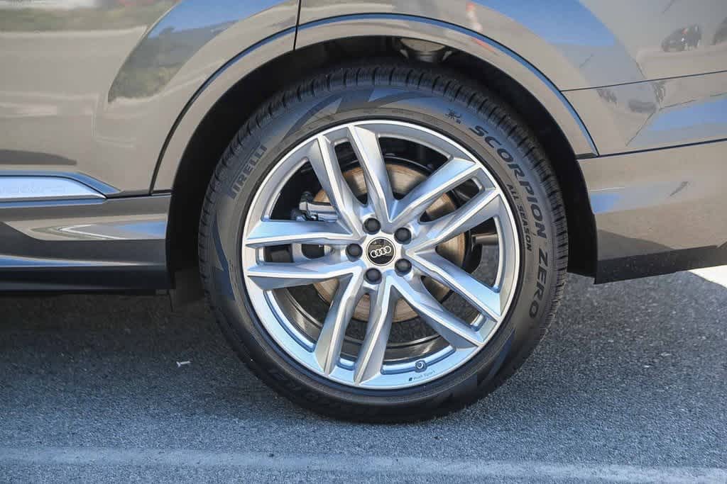 Thumbnail: 2025 Audi Q7 - 10