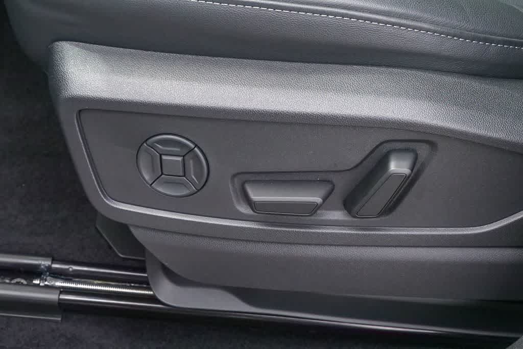 Thumbnail: 2025 Audi Q5 - 20