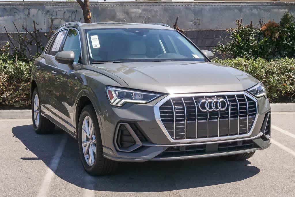 Thumbnail: 2023 Audi Q3 - 3