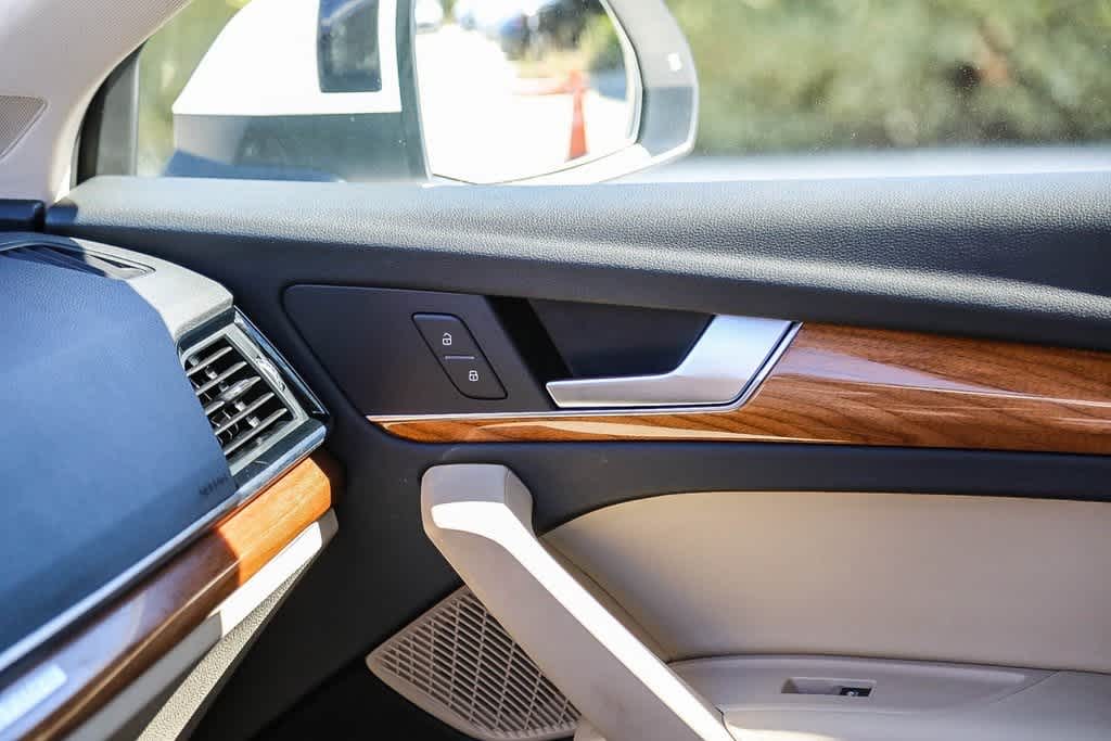 Thumbnail: 2023 Audi Q5 - 19