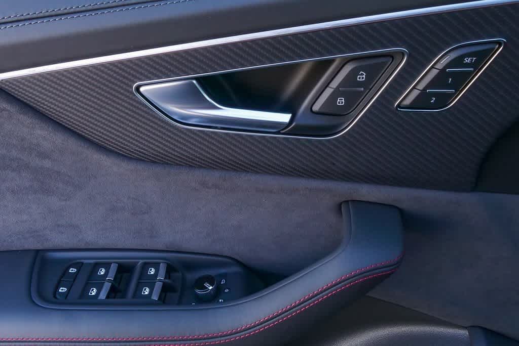 Thumbnail: 2026 Audi SQ8 - 19