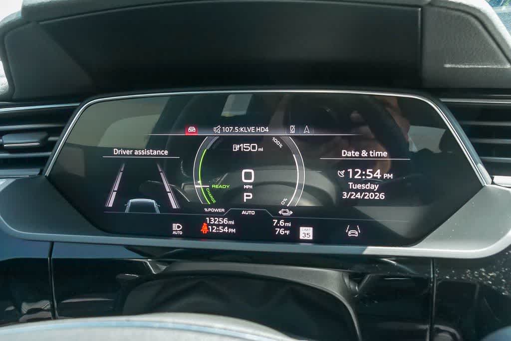 Thumbnail: 2022 Audi e-tron - 24