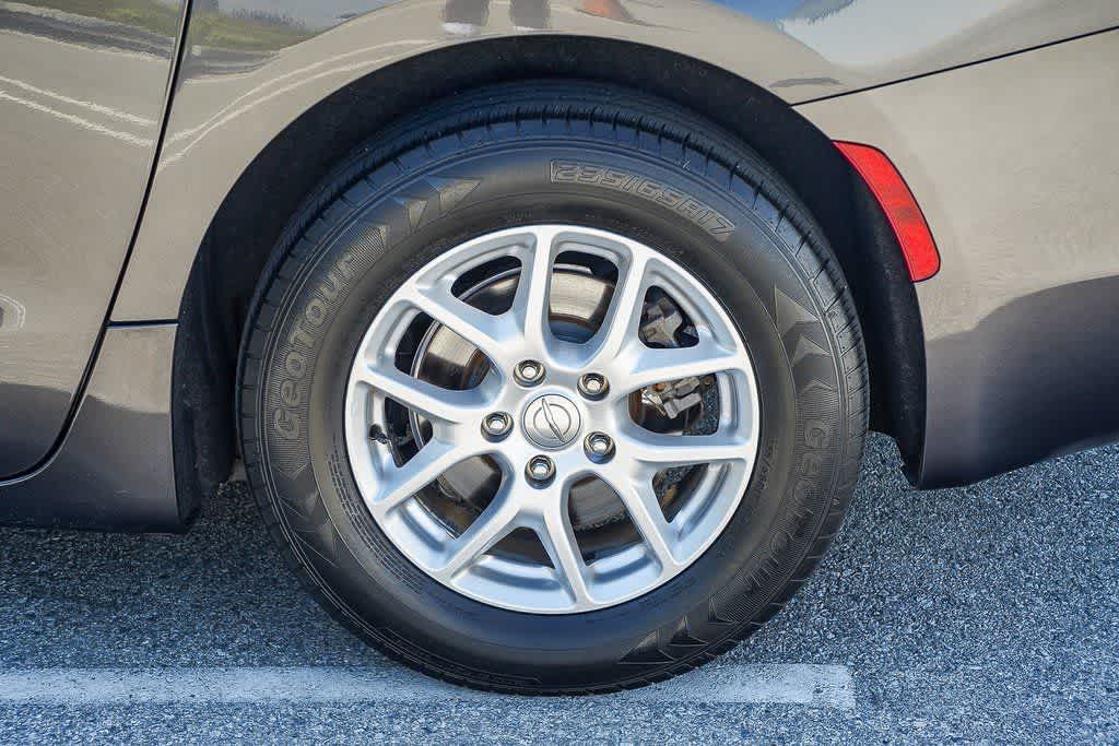 Thumbnail: 2020 Chrysler Voyager - 11