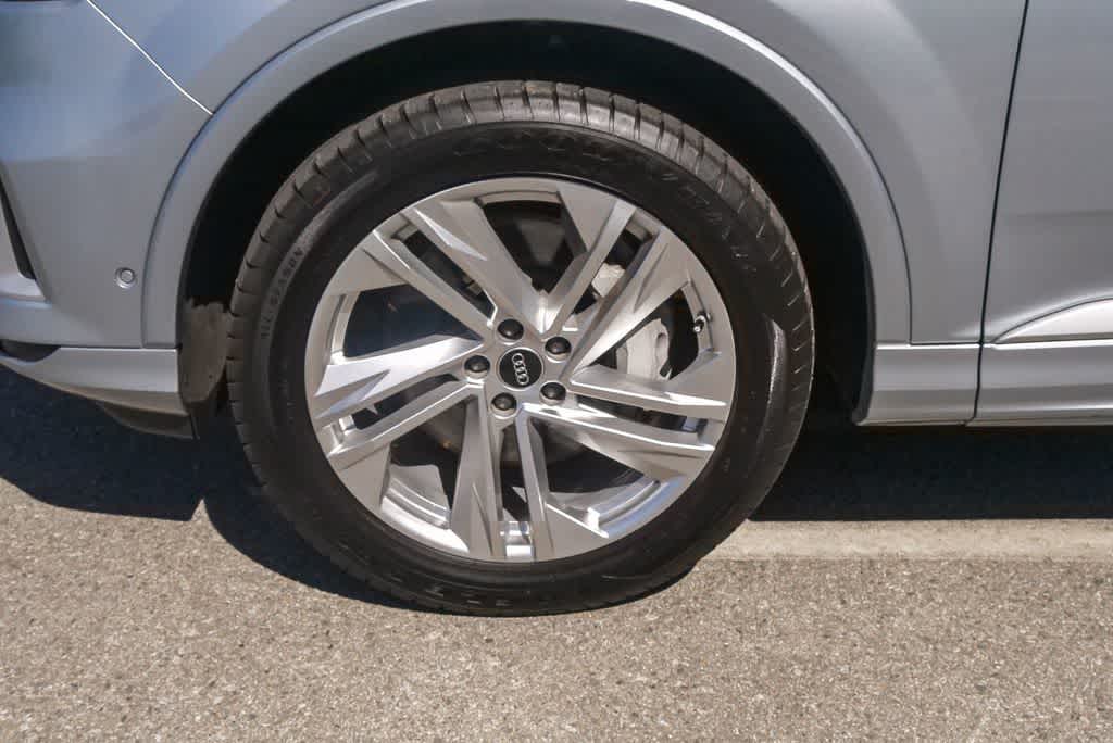 Thumbnail: 2023 Audi Q7 - 6