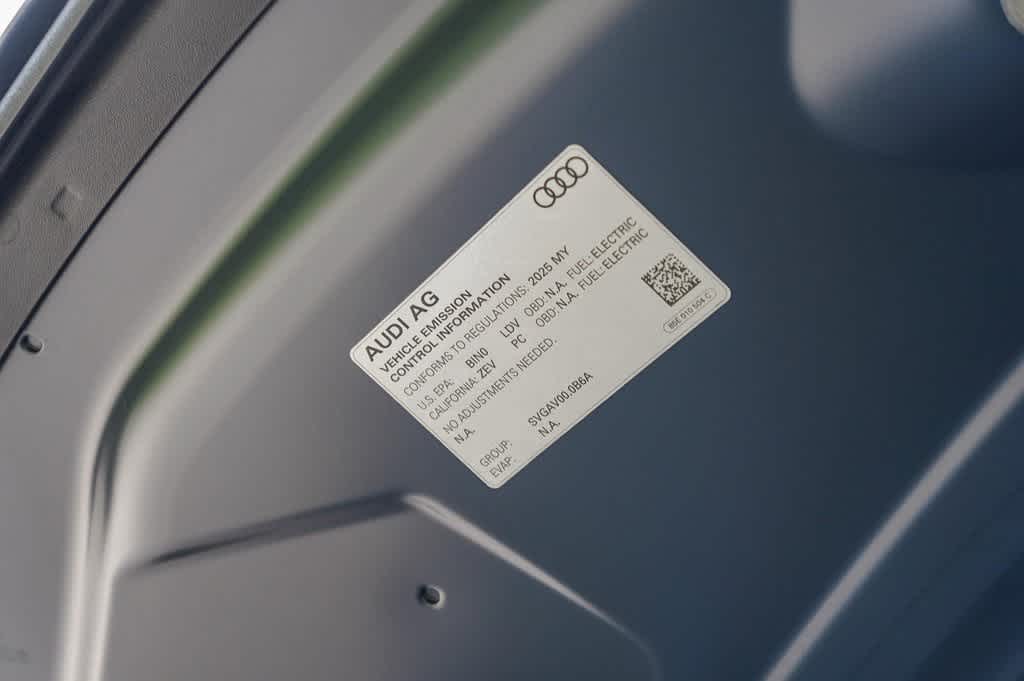 Thumbnail: 2025 Audi Q6 e-tron - 28