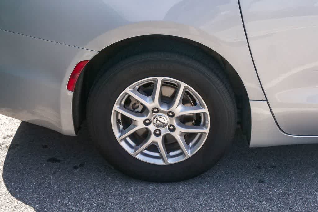 Thumbnail: 2023 Chrysler Pacifica - 8