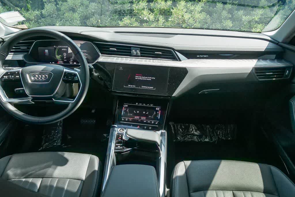 Thumbnail: 2022 Audi e-tron - 13