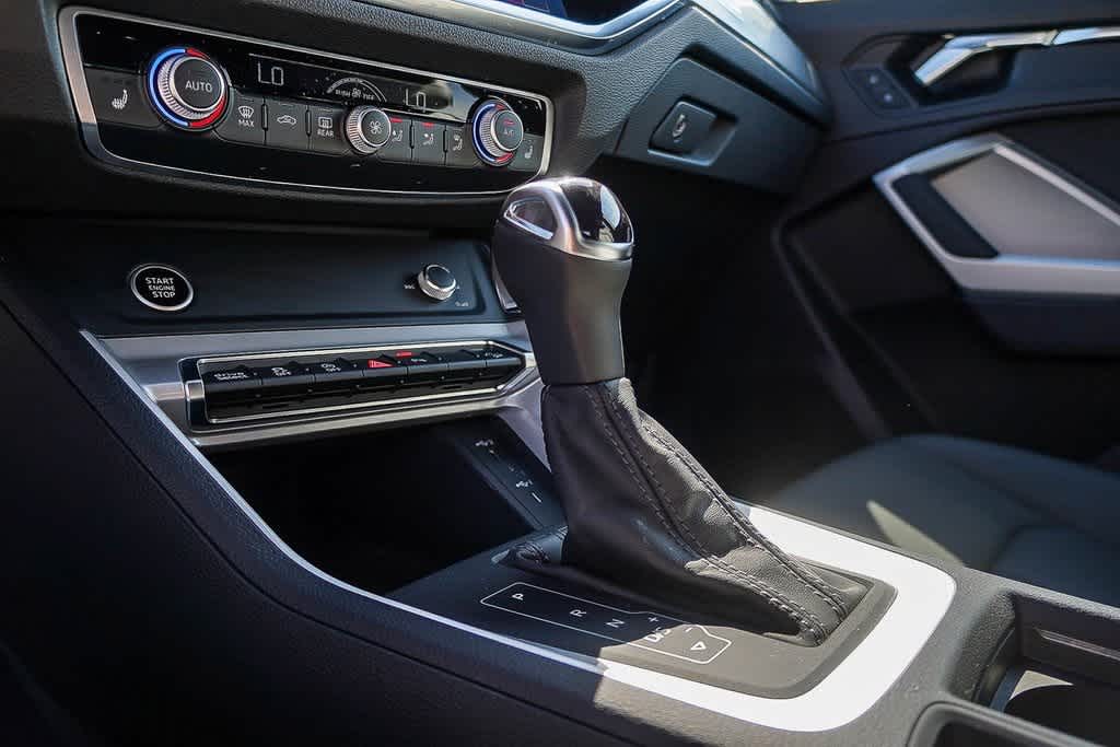 Thumbnail: 2023 Audi Q3 - 25