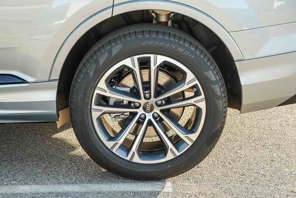 Thumbnail: 2026 Audi Q7 - 11