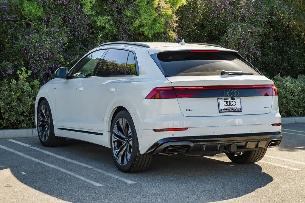 Thumbnail: 2026 Audi Q8 - 6